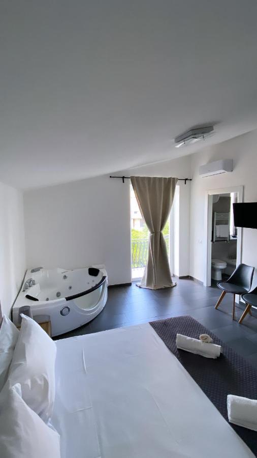 Habitat Luxury Suites Bellona Kültér fotó